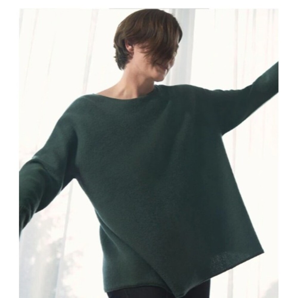 UNIQLO Soft Green Sweater SM Wool Oversized Dolman Sleeved Jumper